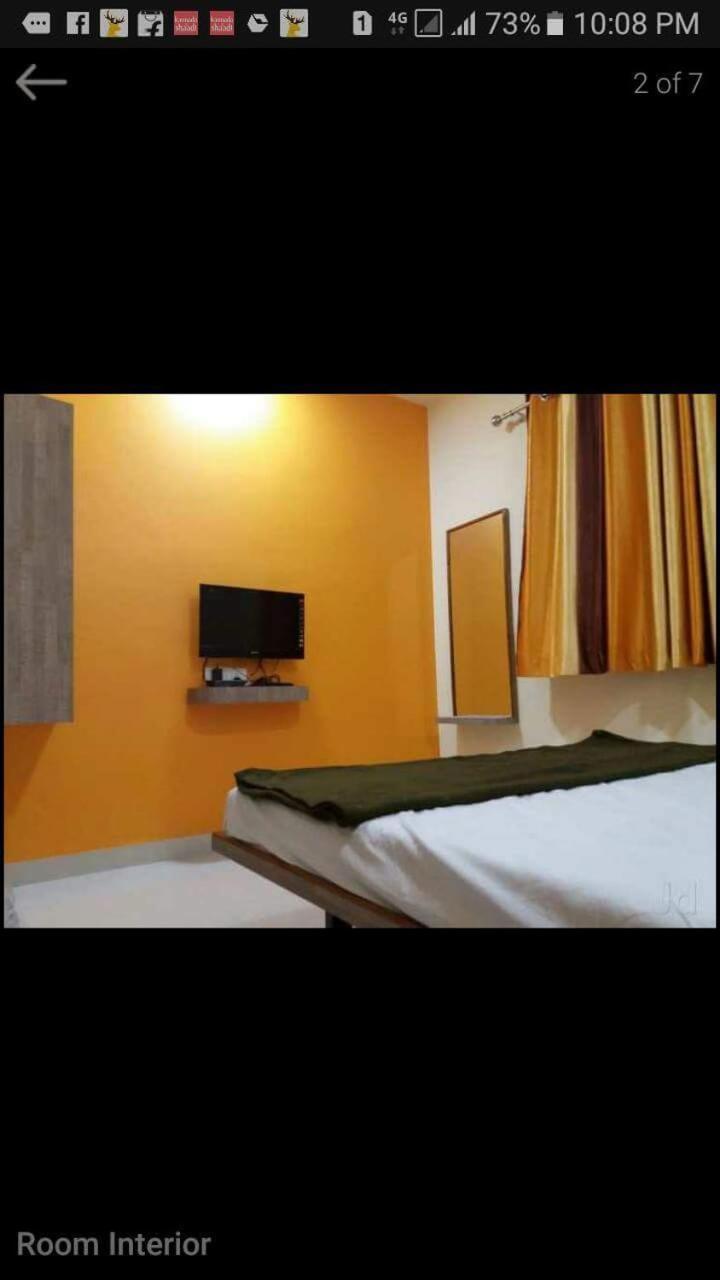 Vrundavan Hotel And Lodging Akalkot Eksteriør bilde